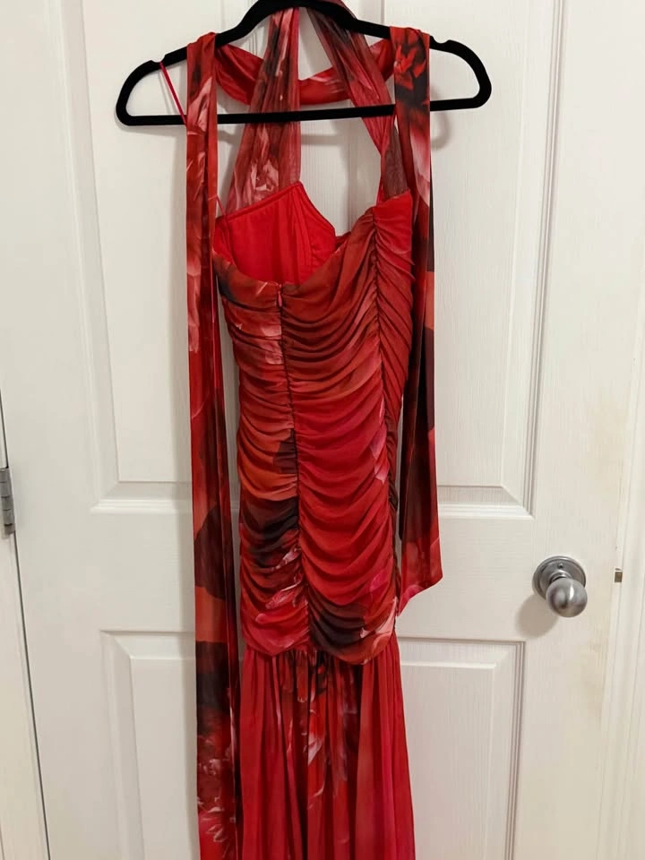 Fashionnova Red Dress Size S - photo 4