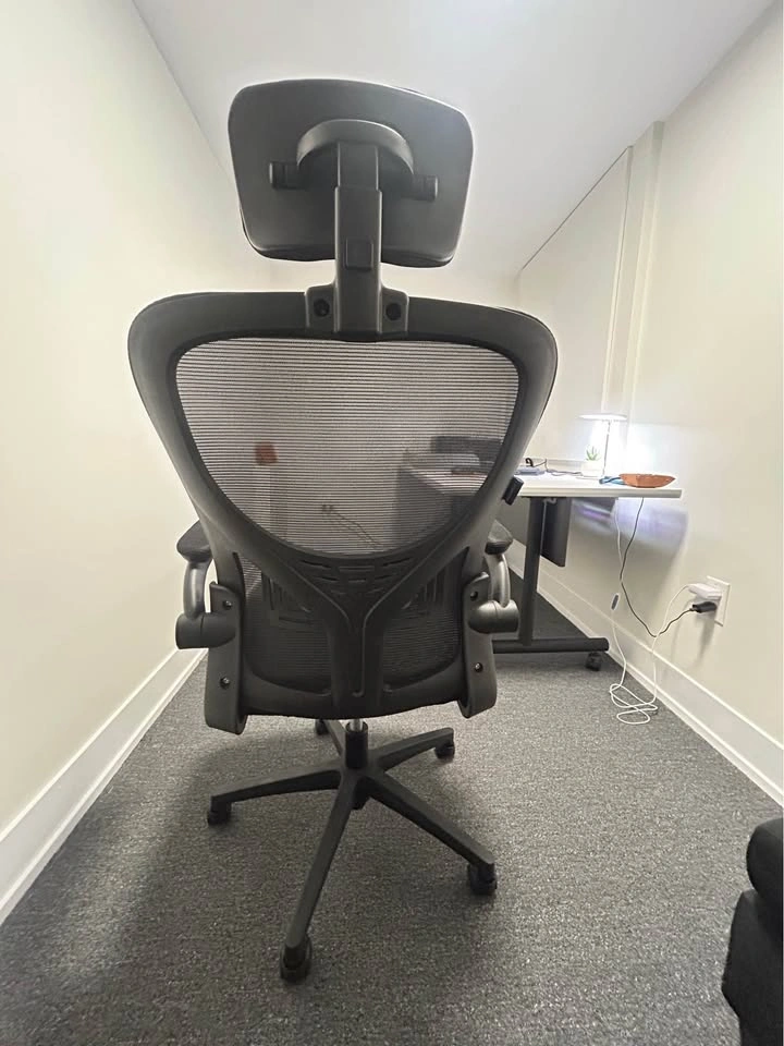 Black like new Ergonomic Mesh Office Chair - photo 3