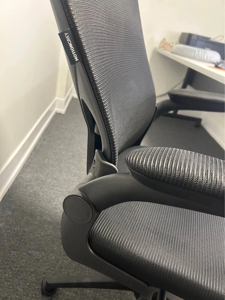 Black like new Ergonomic Mesh Office Chair - photo 4