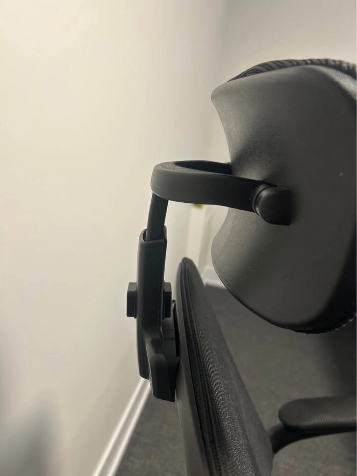 Black like new Ergonomic Mesh Office Chair - photo 5