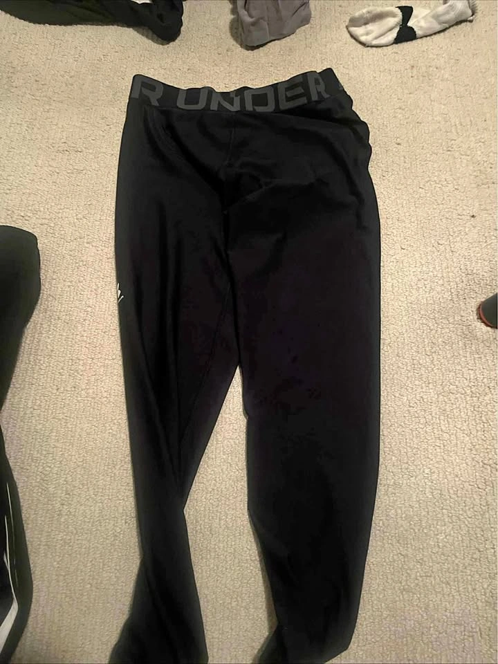 Under armour Thermal Leggings Size 14 to 16 Youth