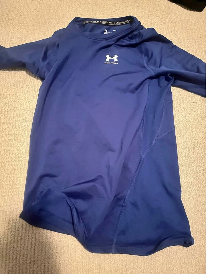 Under armour cold gear thermal shirt youth Extra Large YXL