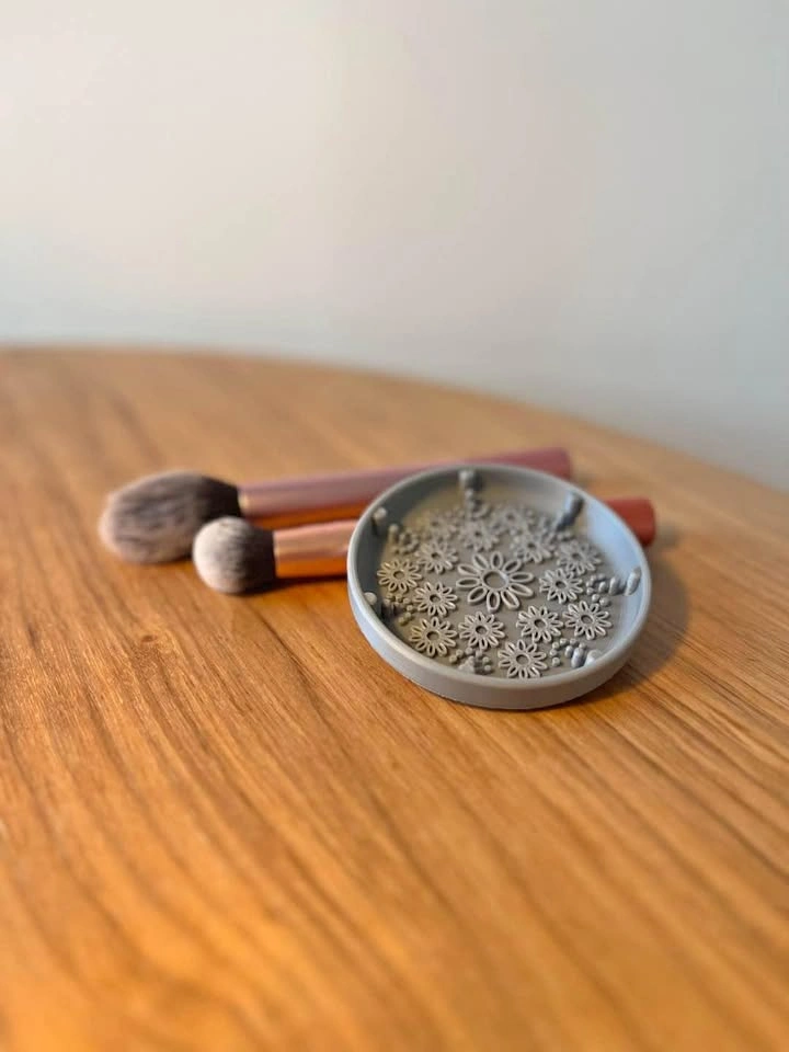 Makeup Brush Cleaner