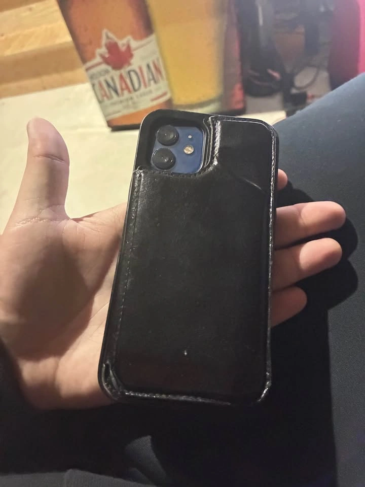 iPhone 12 64GB (OBO) - photo 2