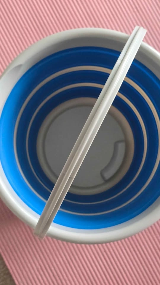 Collapsible Silicone Bucket - photo 2