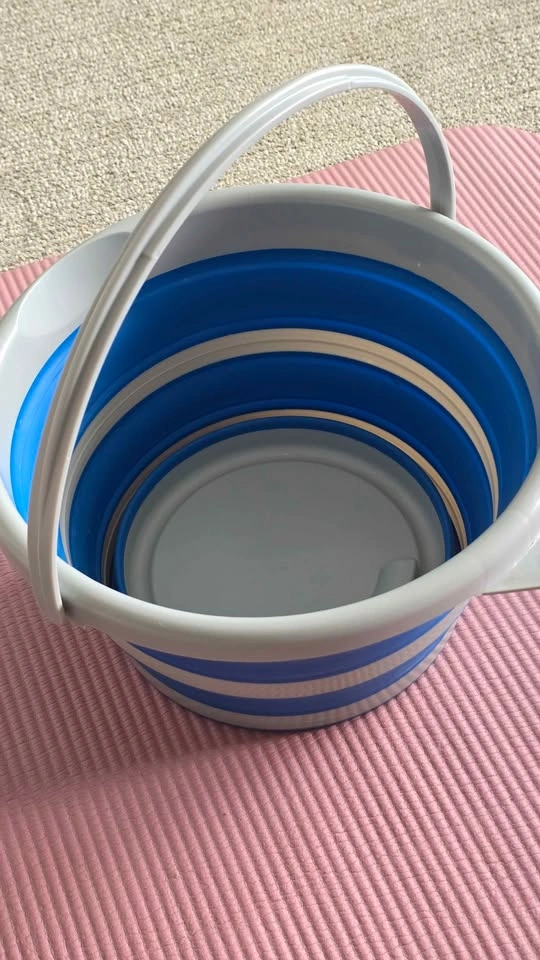 Collapsible Silicone Bucket - photo 3