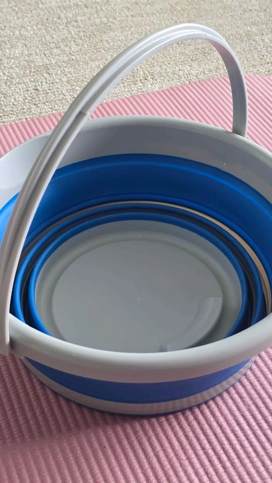 Collapsible Silicone Bucket - photo 4