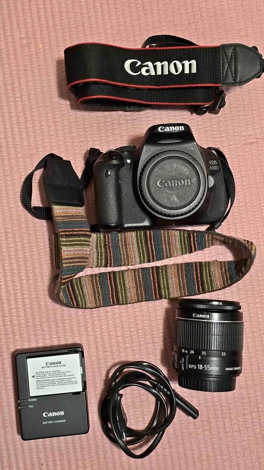 Canon EOS 600D DSLR with EF-S 18-55mm lens plus OG Canon Camera