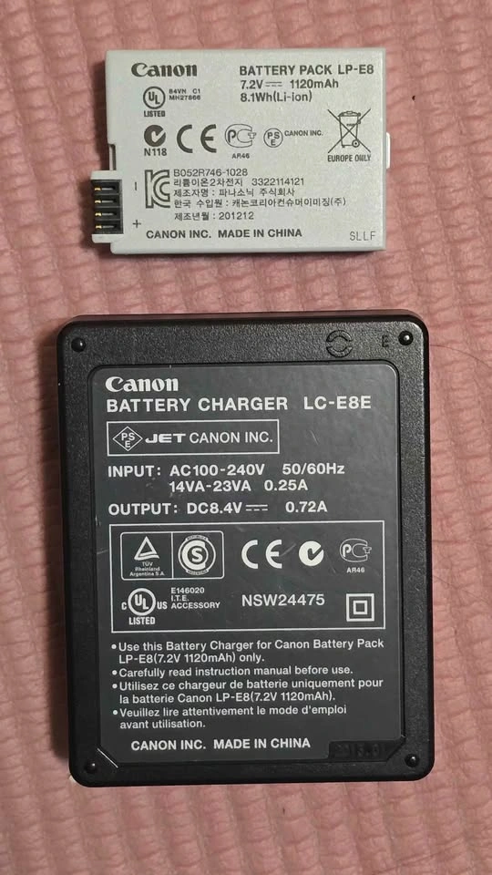 Canon EOS 600D DSLR with EF-S 18-55mm lens plus OG Canon Camera - photo 2
