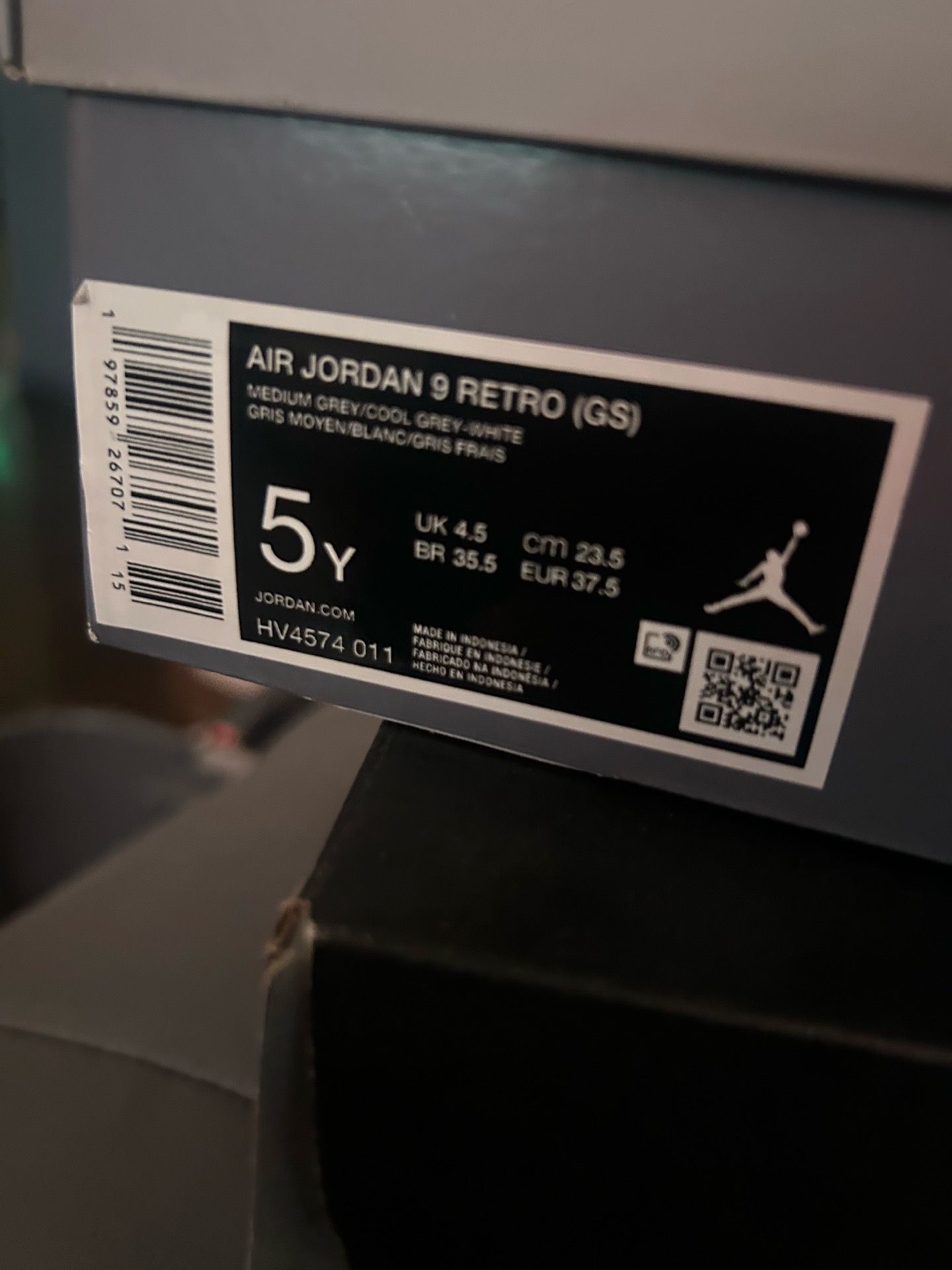 2 pairs of Jordan 9 - photo 3