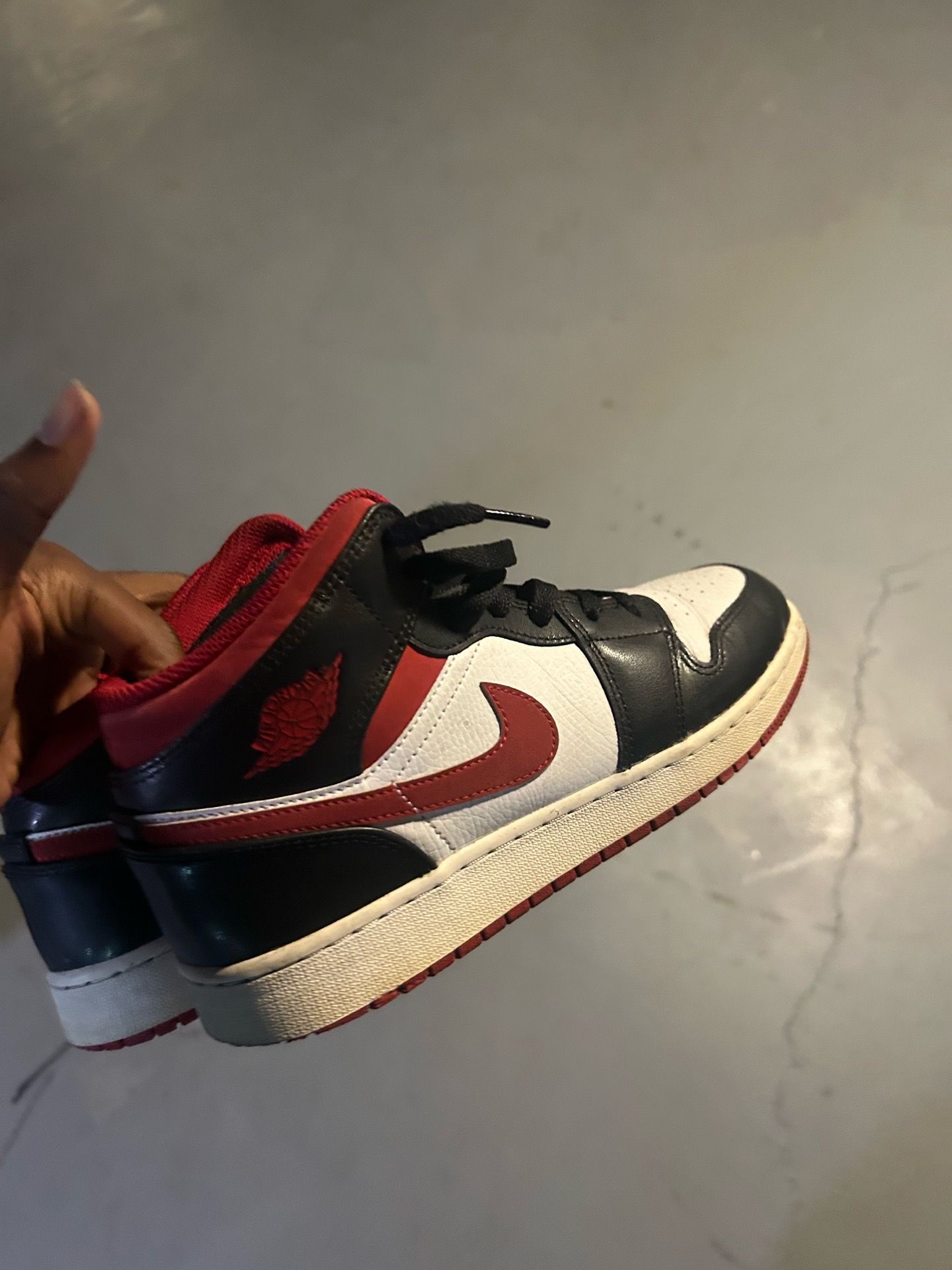 Jordan 1 size 6.5 - photo 2