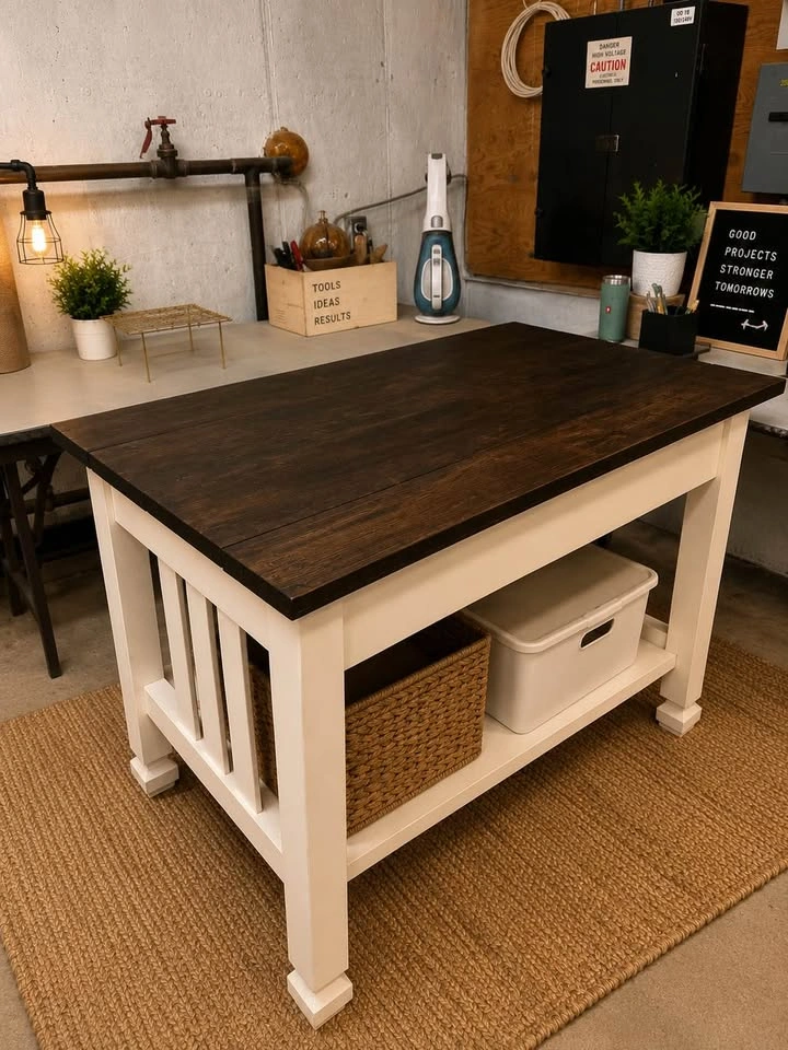 Refinished Farmhouse Kitchen Island / Coffee Bar - photo 2
