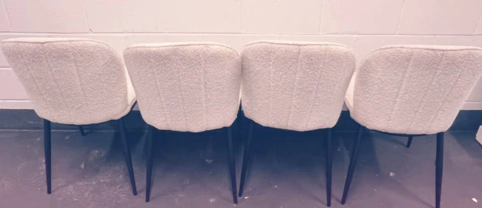 Dining Table with 4 White Boucle Chairs - photo 4