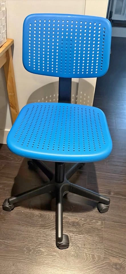 IKEA kids desk chair