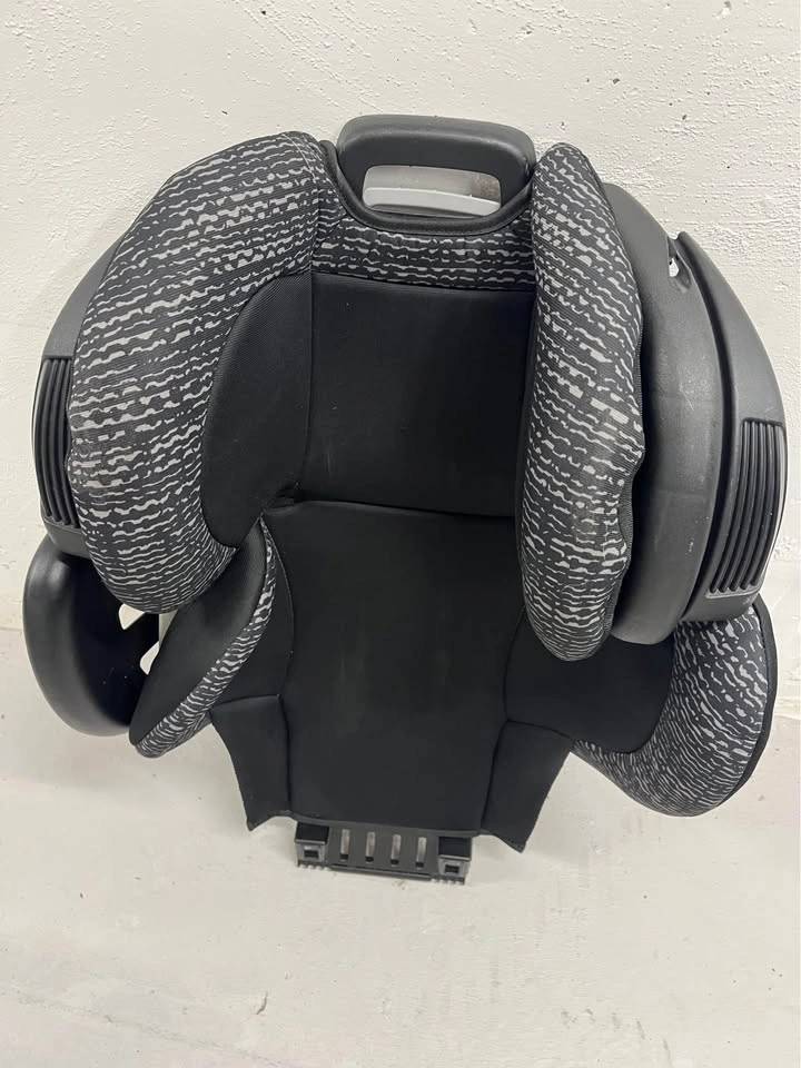 Evenflo High Back Booster Seat - photo 3