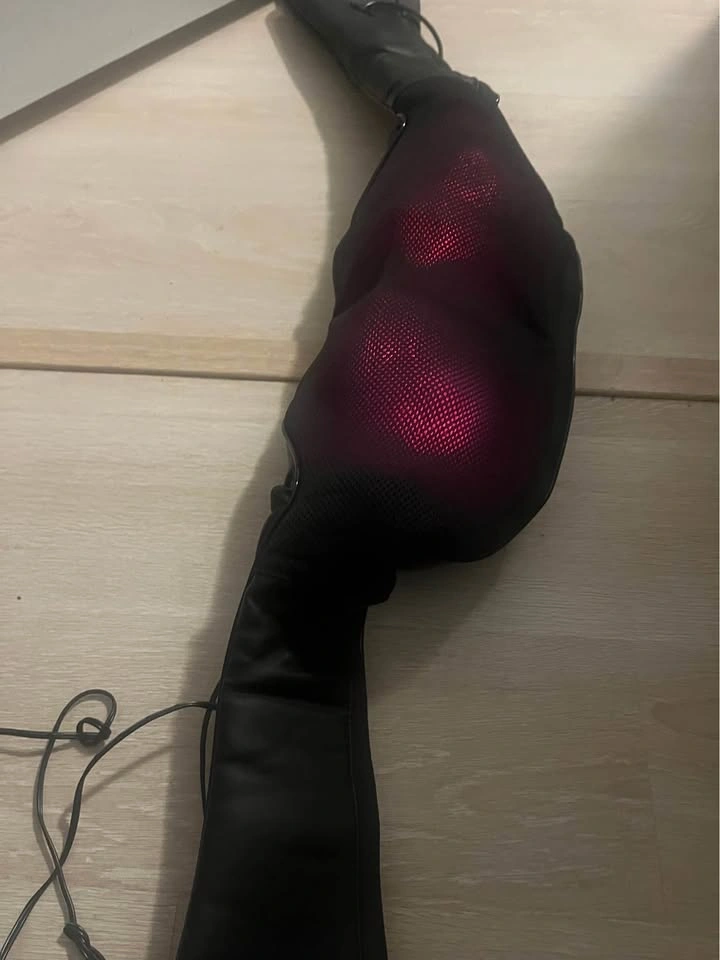 NAIPO Shiatsu Neck and Back Massager with Soothing Heat - photo 4