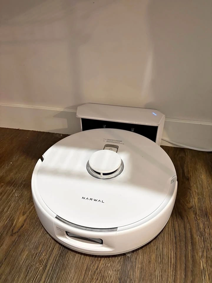 Narwal Freo X Plus Robot Vacuum and Mop