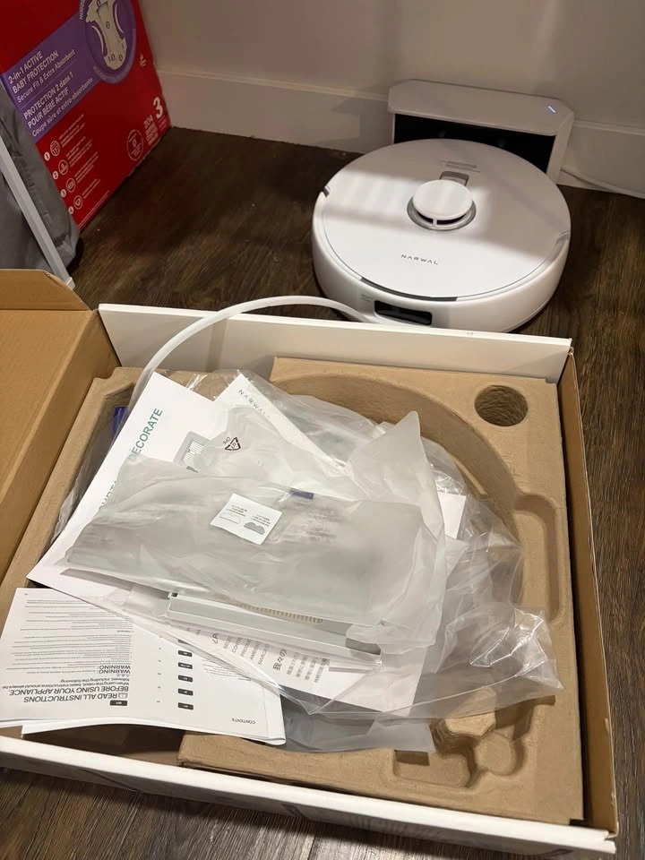 Narwal Freo X Plus Robot Vacuum and Mop - photo 3