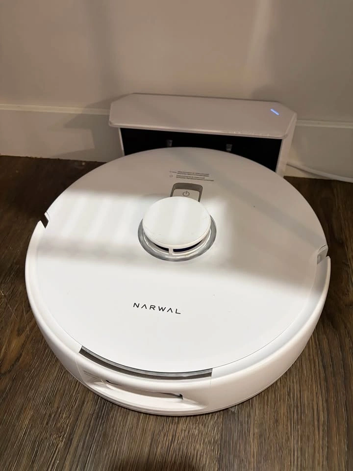 Narwal Freo X Plus Robot Vacuum and Mop - photo 4