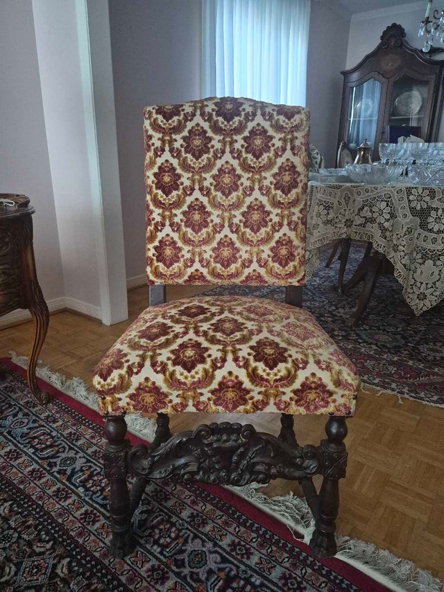 Antique Victorian Carved Chair