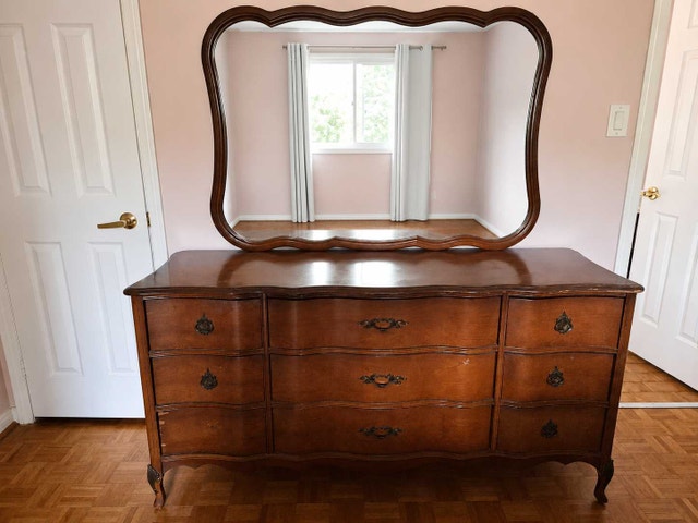 Victoriaville Specialties Bedroom Set