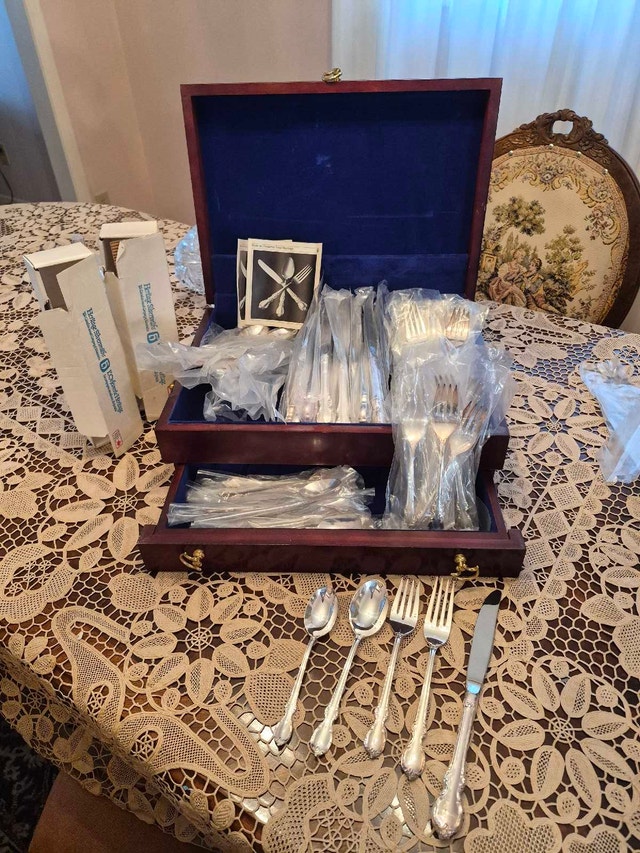 Rogers & Bros. Heritage Silver-Plated Flatware Set