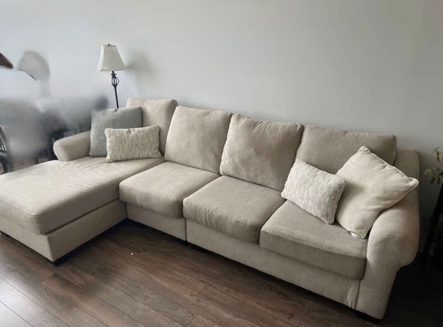 Modern Beige Sectional Sofa with Left-Facing Chaise