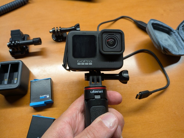 GoPro HERO9 + Battery + Tripod + Case - Excellent Condition - photo 2