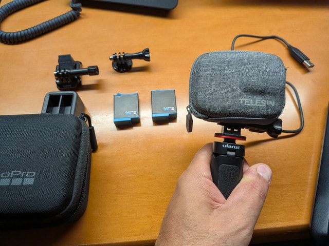 GoPro HERO9 + Battery + Tripod + Case - Excellent Condition - photo 5