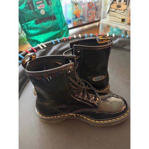Dr. Marten's Patent Leather Boots Women, Size 10, EUC - photo 4
