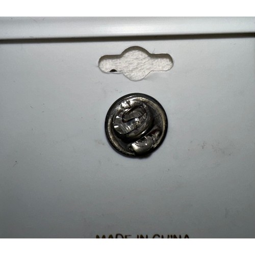 American Flag Lapel Pin - photo 2