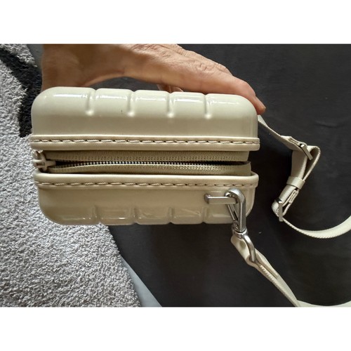 Away Women's Crossbody Off white, EUC - photo 2
