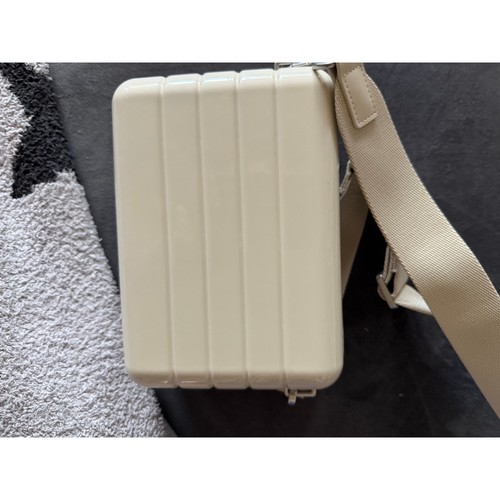 Away Women's Crossbody Off white, EUC - photo 3