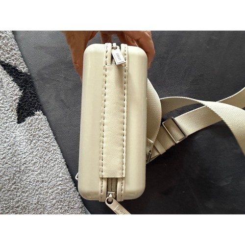 Away Women's Crossbody Off white, EUC - photo 5