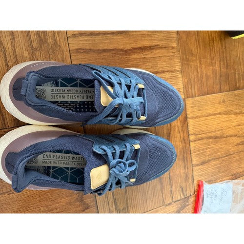 Women's Adidas Ultra boost sneakers. E U C size 10.