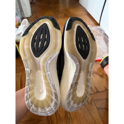 Women's Adidas Ultra boost sneakers. E U C size 10. - photo 2