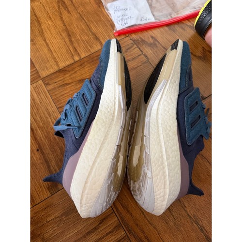 Women's Adidas Ultra boost sneakers. E U C size 10. - photo 3