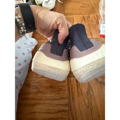 Women's Adidas Ultra boost sneakers. E U C size 10. - photo 5