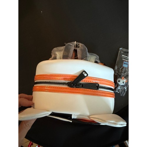 Hello Kitty Loungefly Halloween Backpack & Keychain NYCC 2024 - photo 4