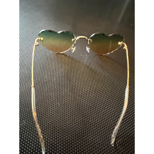 Free People Heart Shaped Women's Sunglasses, GUC - photo 2