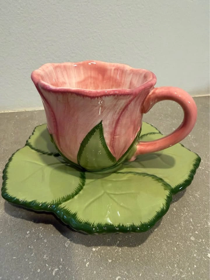 Lily Home Pink Flower Tea Cup & Leaf Saucer Set - photo 3