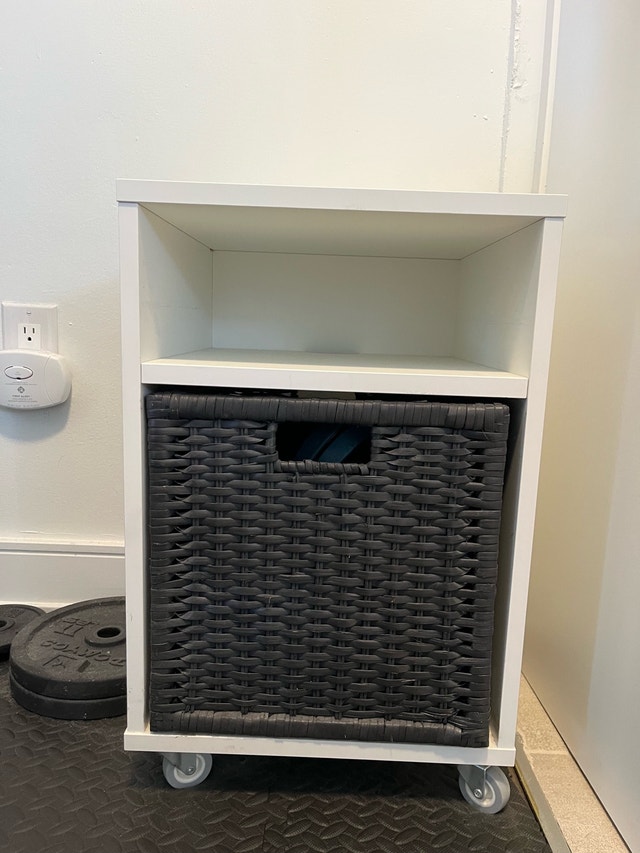 Nightstand on wheels IKEA Vihals + FREE basket
