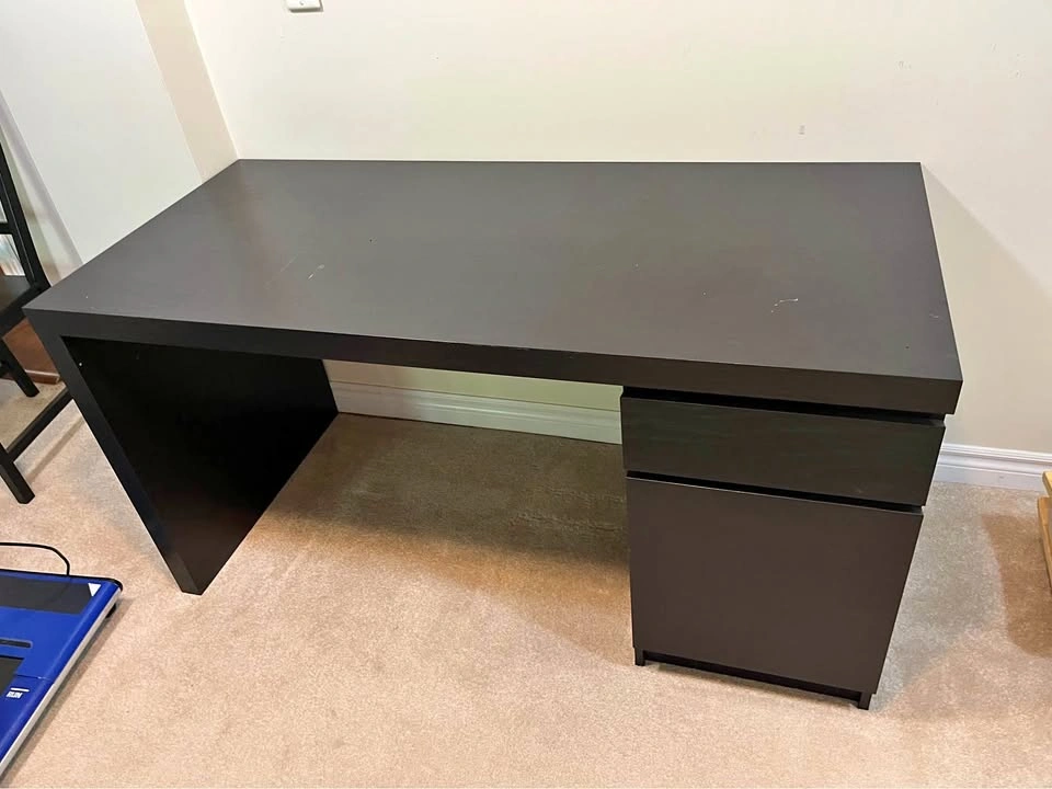 Desk (black)