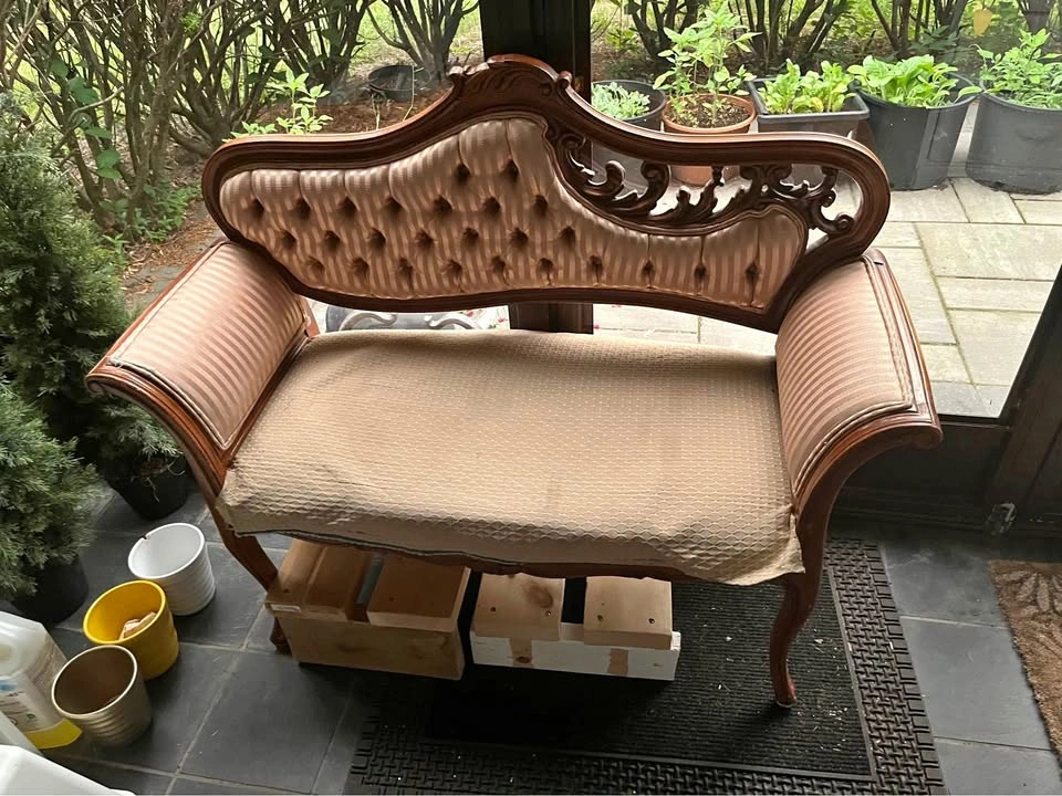 Chair/Bench/Couch