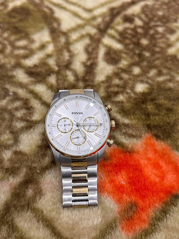 Men watch fossil original