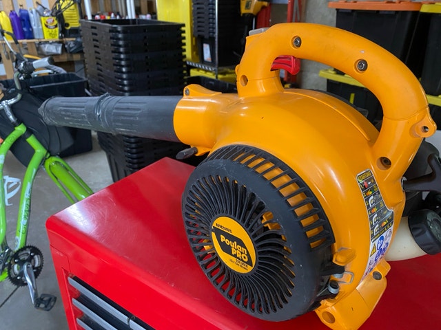 Poulan gas blower 200mph