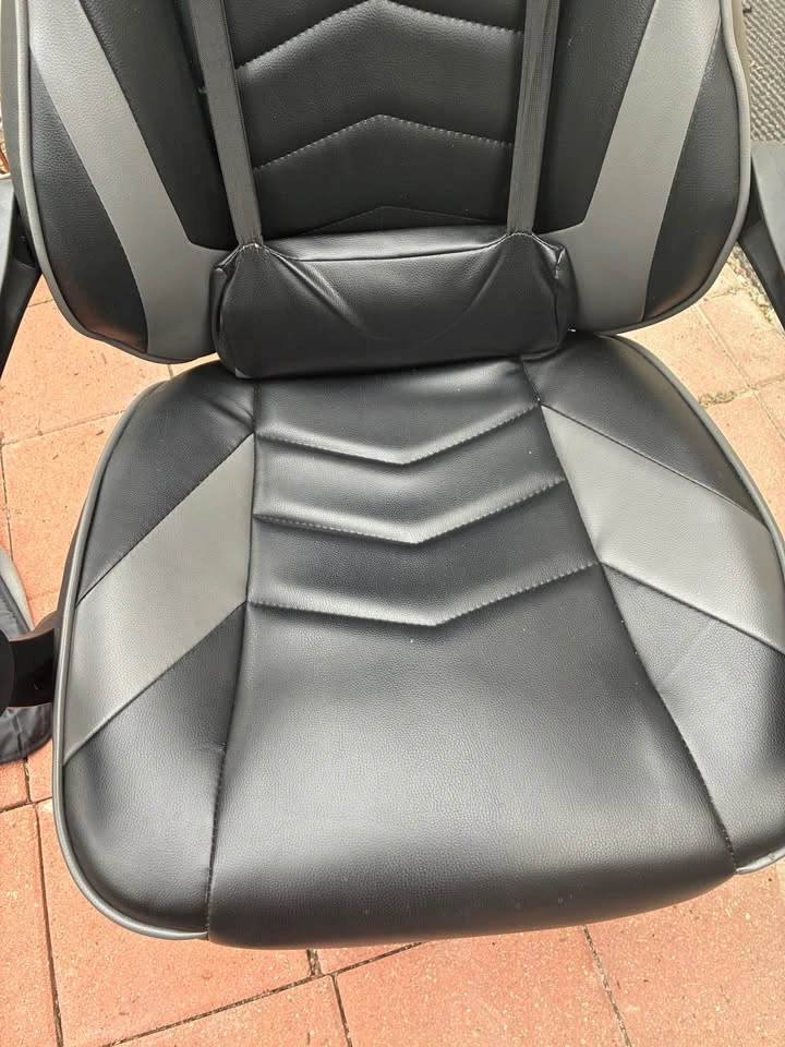 RESPAWN 110 Pro Ergonomic Reclining Gaming Chair with Footrest - photo 3