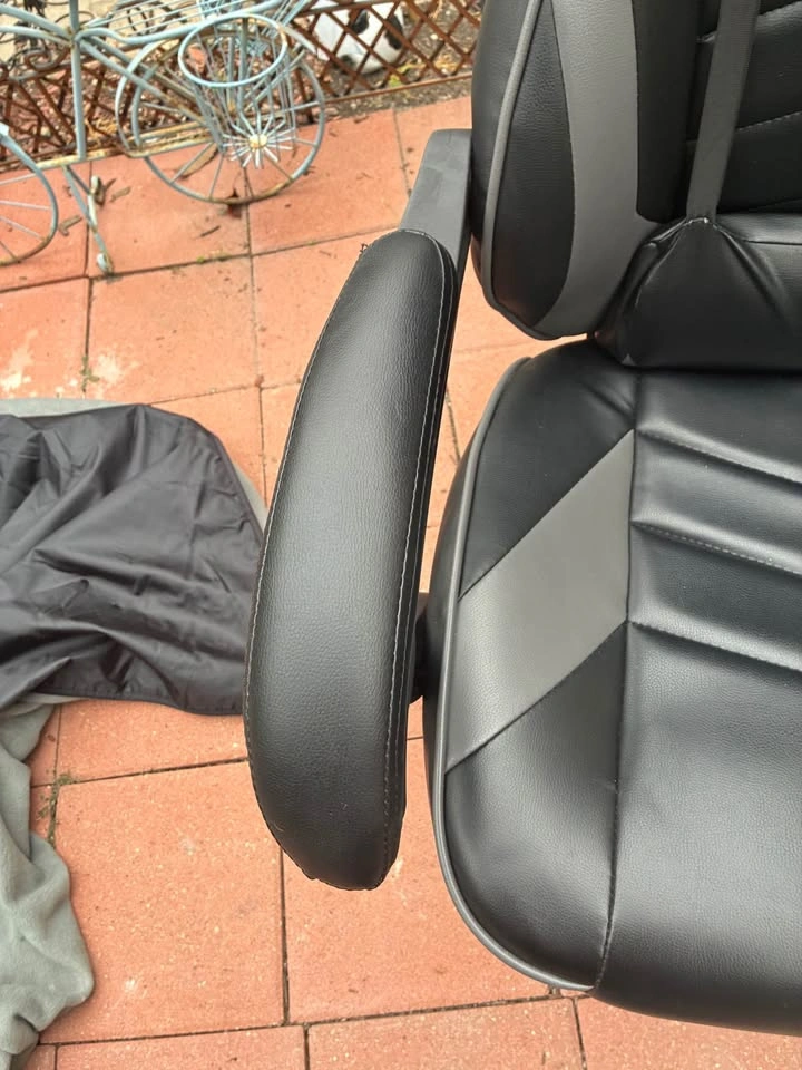 RESPAWN 110 Pro Ergonomic Reclining Gaming Chair with Footrest - photo 4