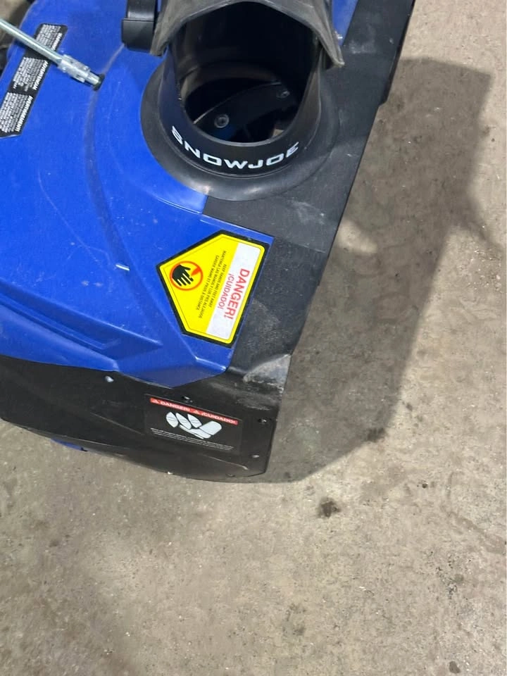 Snowjoe electric snow thrower - photo 2