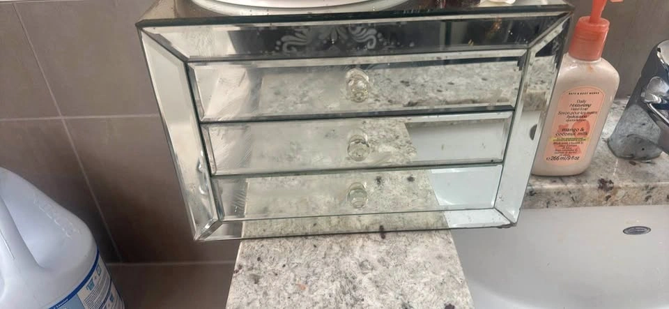 Mirrored jewelry box